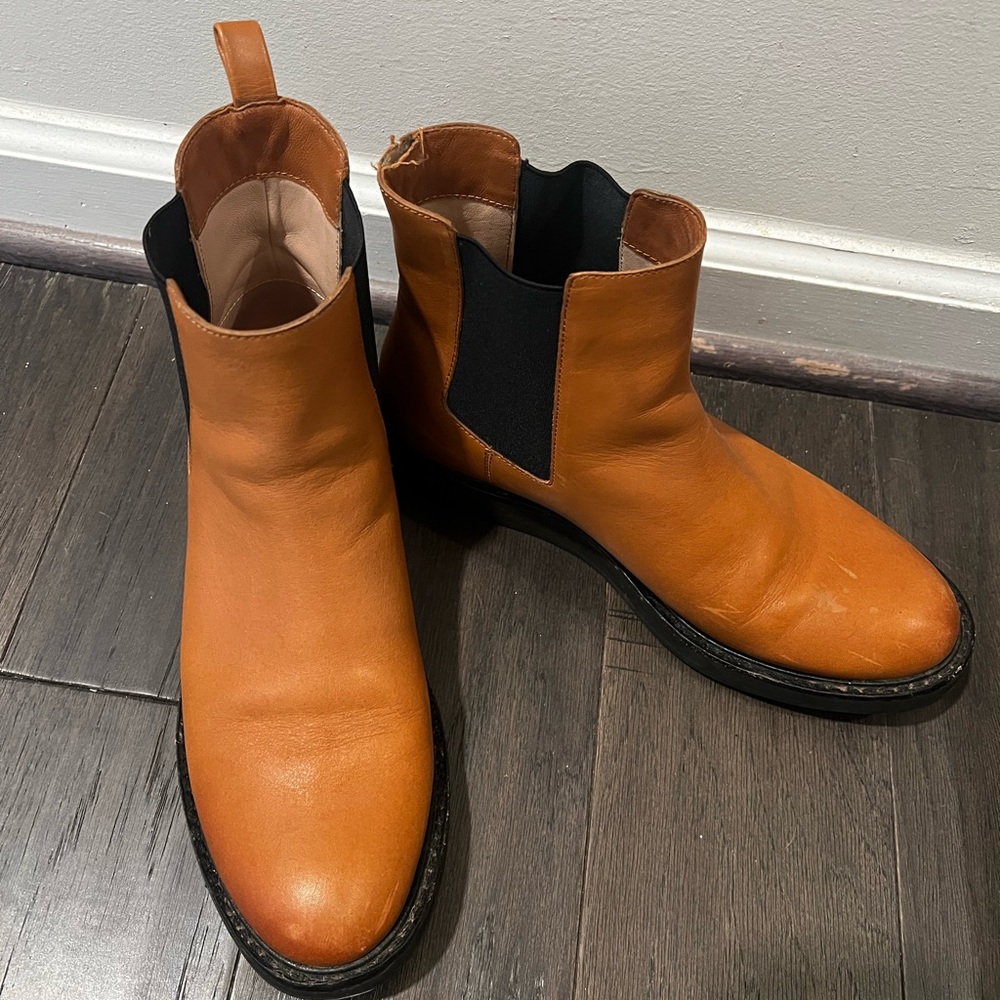 Leather Chelsea Boots - Tan
